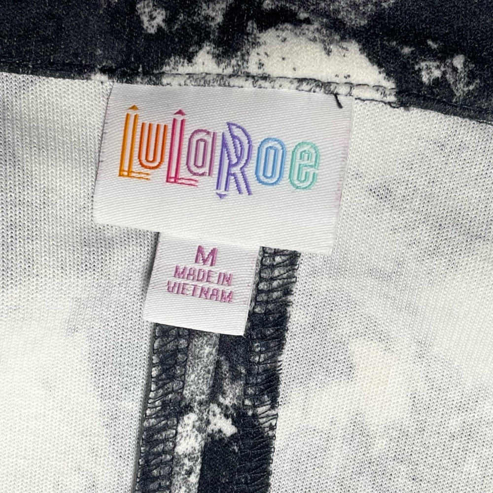 LuLaRoe GWEN M Black White Ink Blot Open Front Cardigan with Pockets NWT - Picture 8 of 12